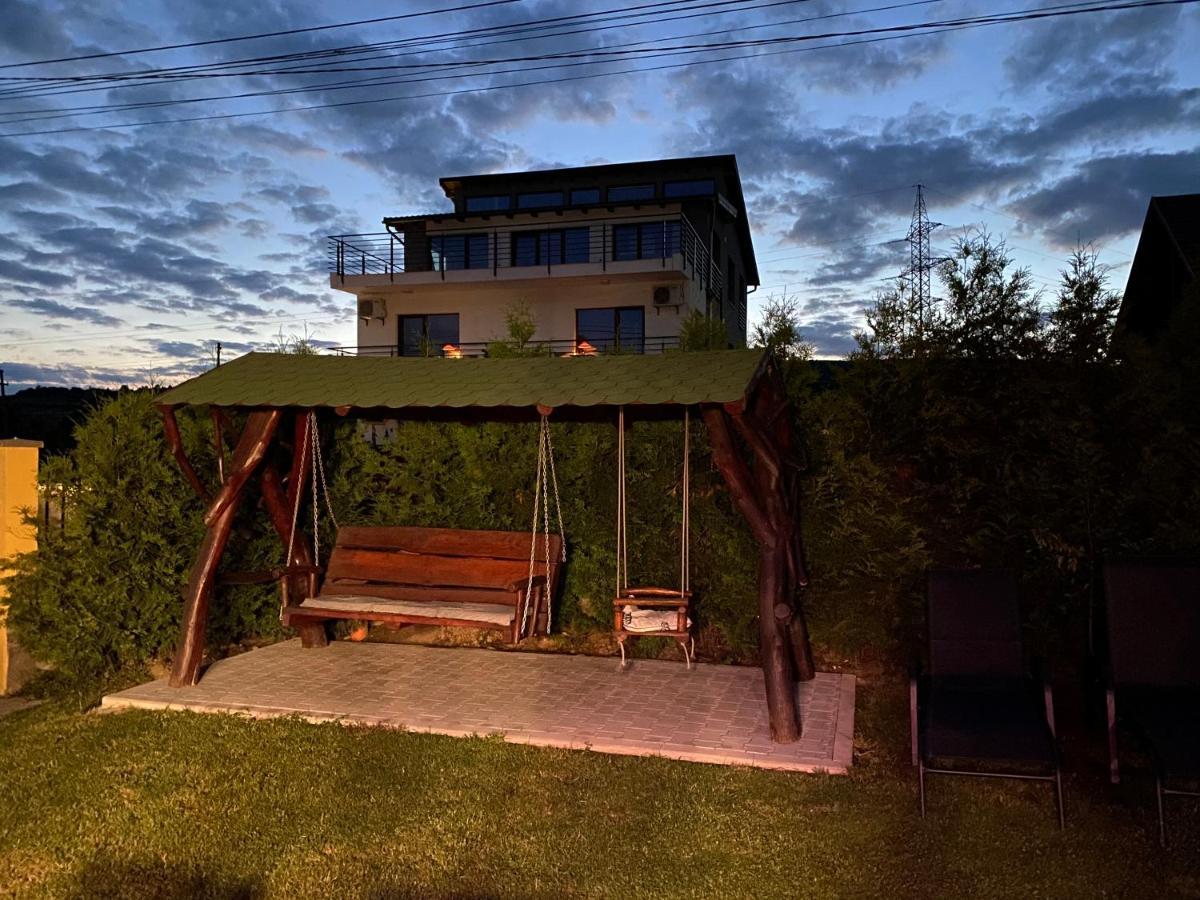 Vila Eszter Hotel Совата Екстериор снимка
