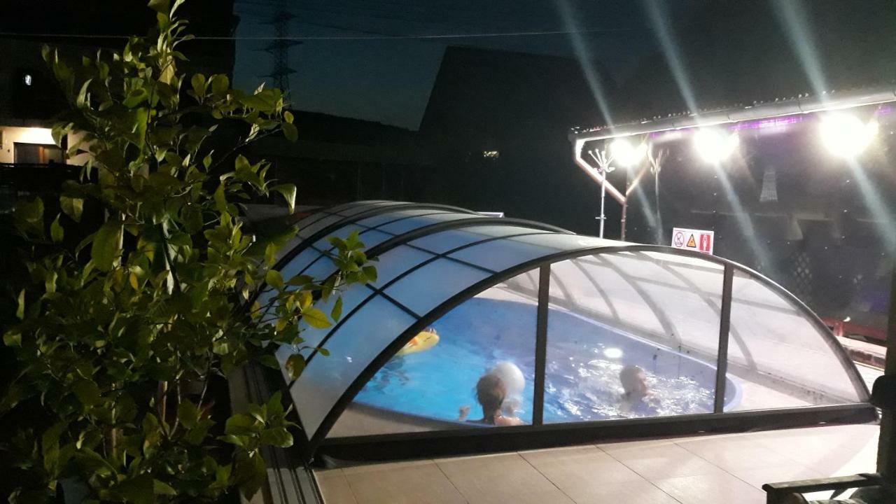 Vila Eszter Hotel Совата Екстериор снимка